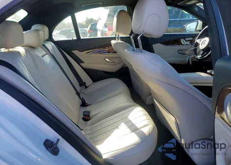 2017 Mercedes-Benz E 300 4Matic z USA, uszkodzony, nr VIN WDDZF4KB0HA063221